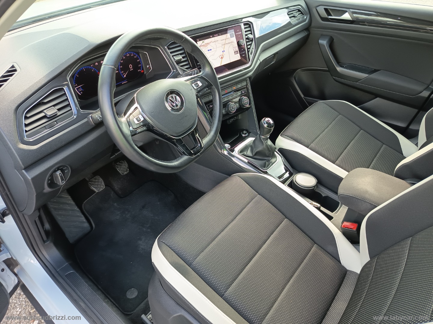 T-Roc 1.6 TDI SCR Advanced BlueMot.Tech. NAVI+RETRO - immagine 6