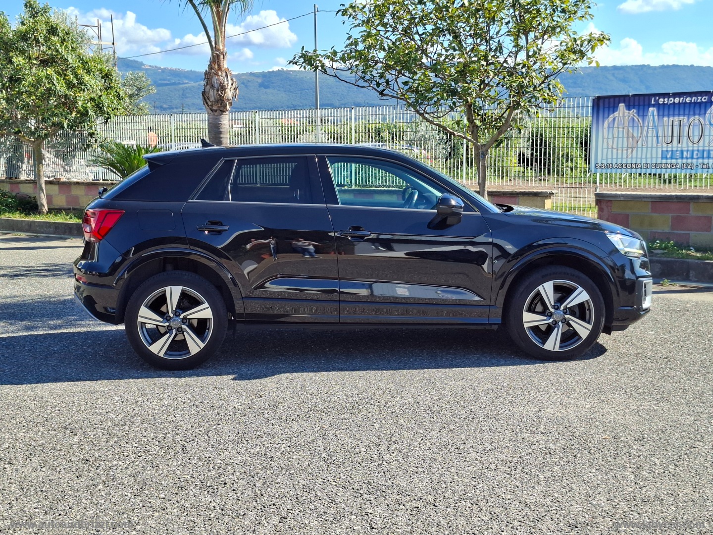 Q2 30 TDI S tronic Identity Black - immagine 6