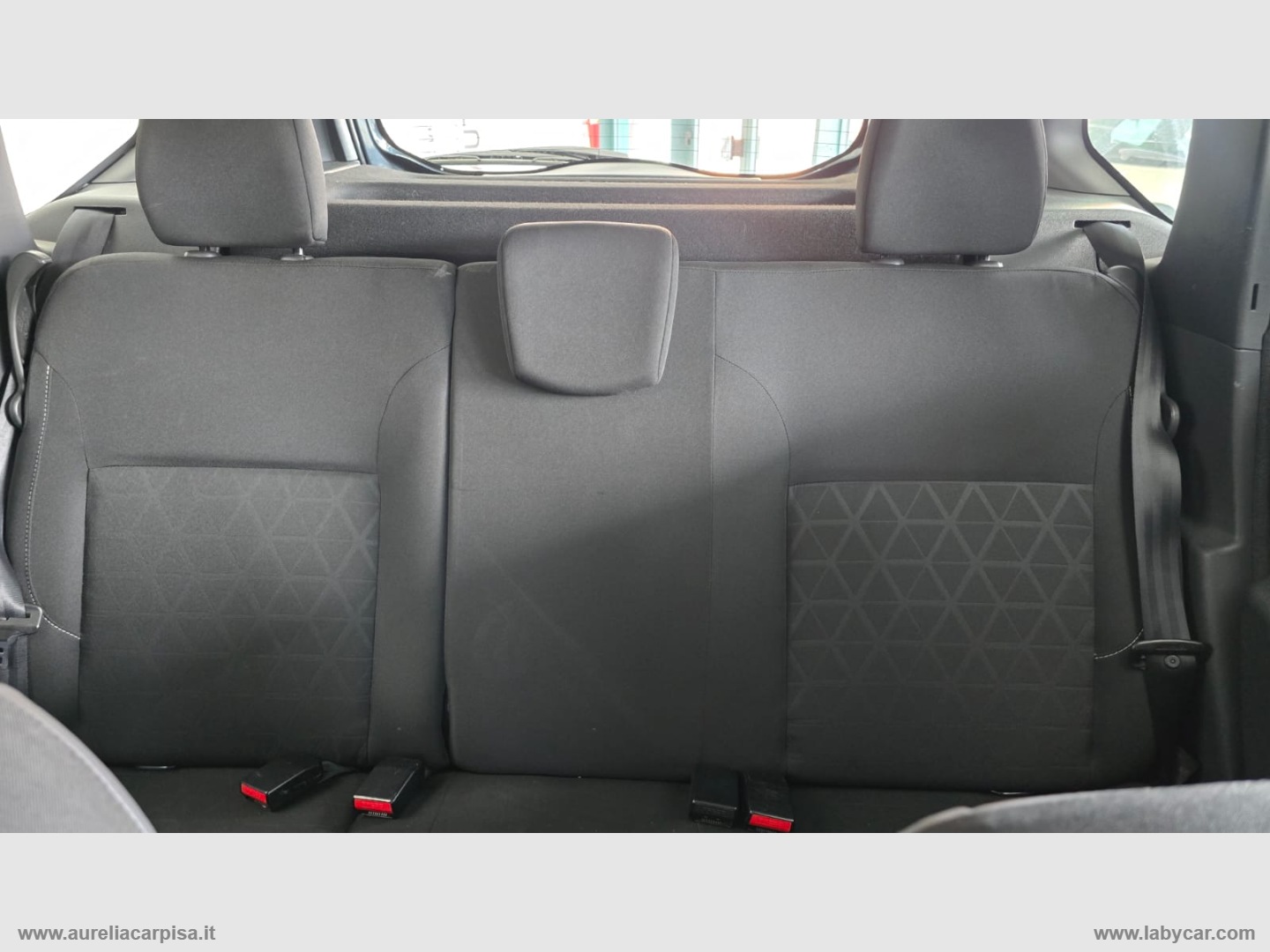 Duster 1.6 110 CV 4x2 GPL Lauréate - immagine 6