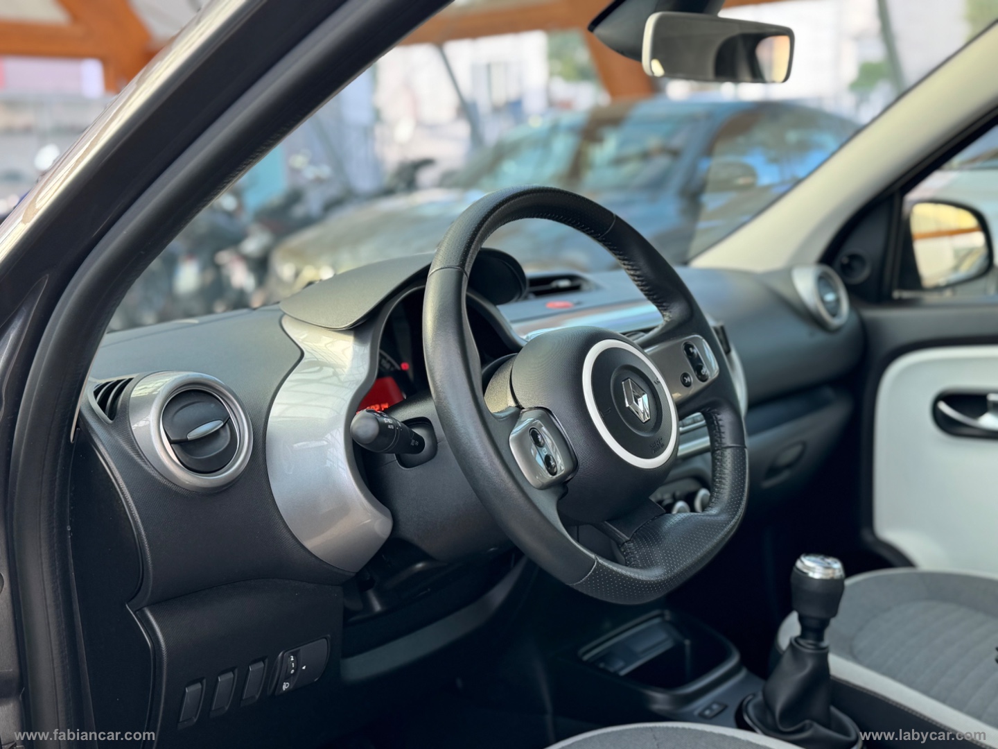 Twingo 1.0 SCE LIMITED - immagine 6