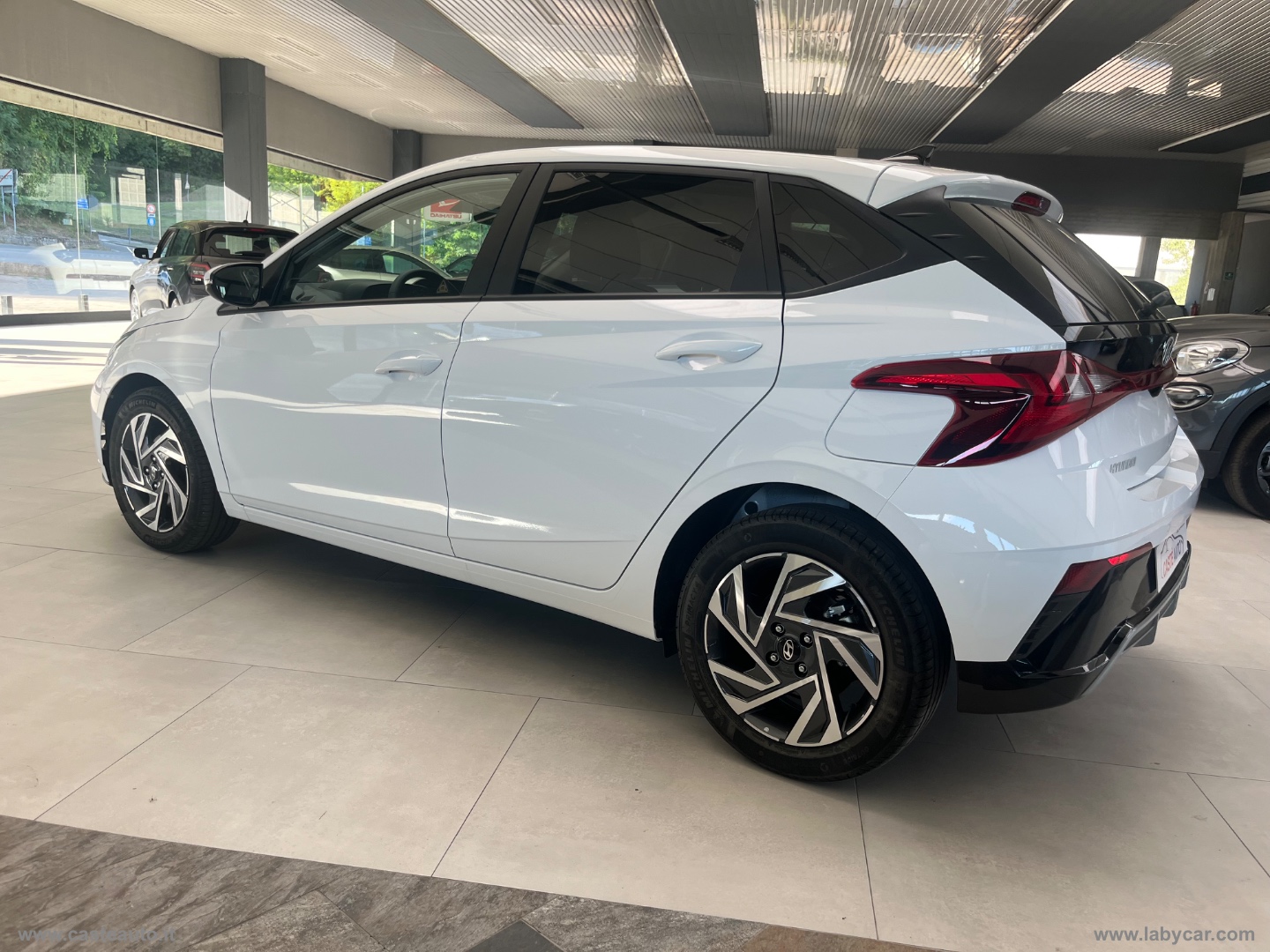 i20 1.0 T-GDI Connectline CON EXTERIOR PACK - immagine 6