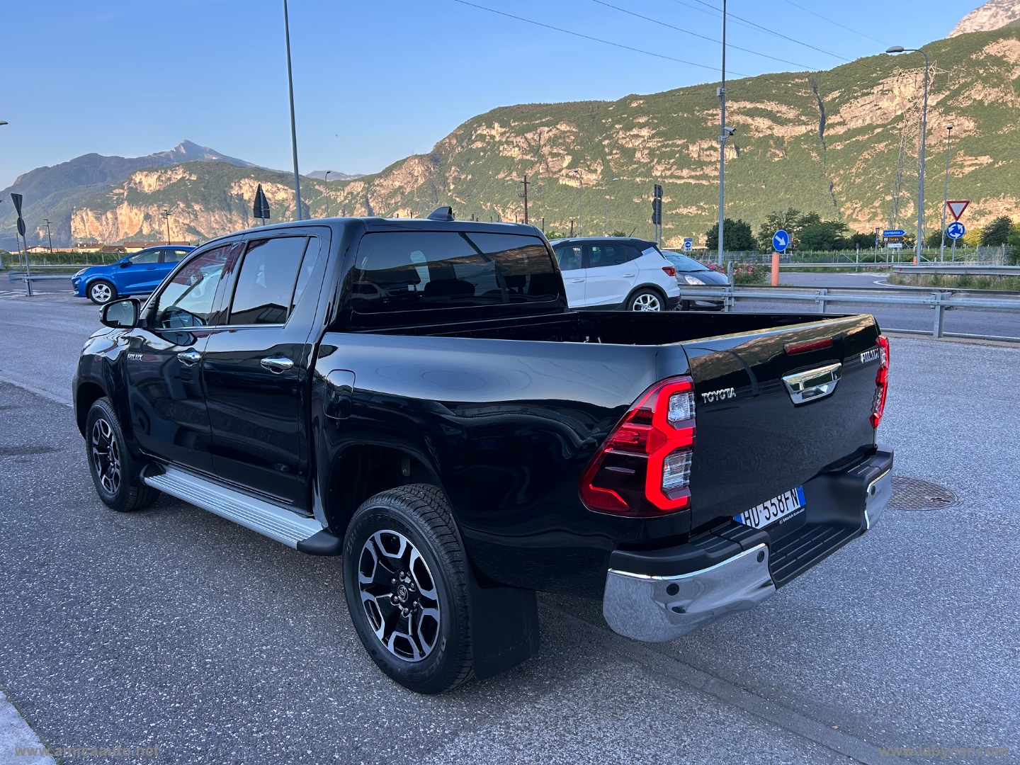 Hilux 2.8 D A/T 4WD 4p. DC Executive - immagine 6