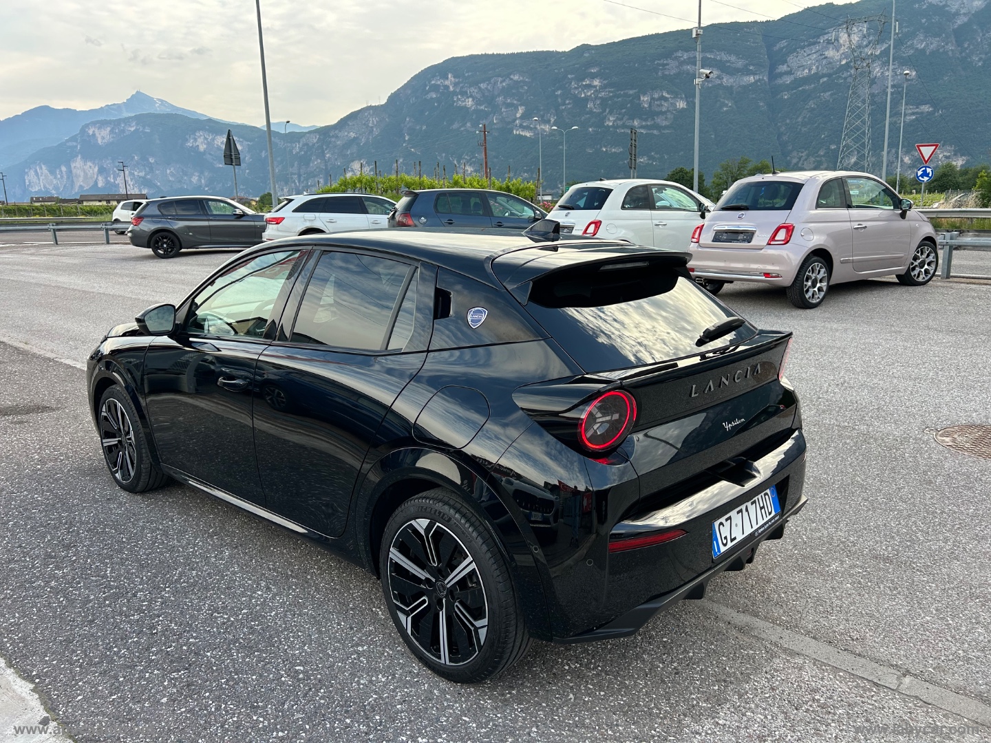 Ypsilon Hybrid e-DCT LX - immagine 6