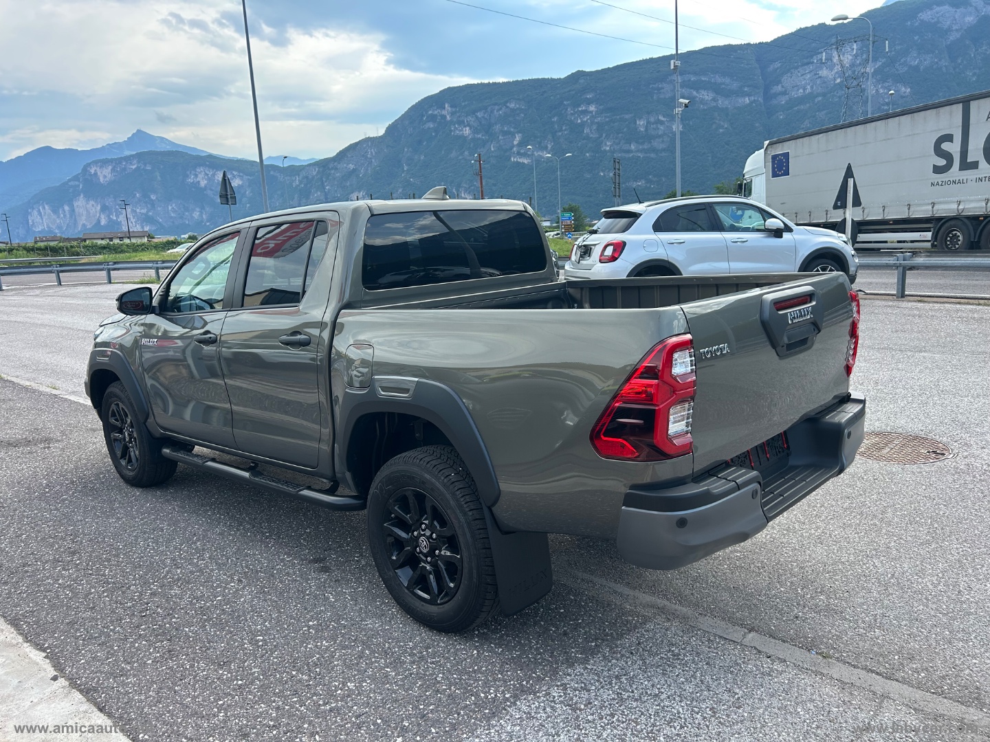 Hilux 2.8 D-4D 48V A/T 4WD DC Invincible - immagine 6