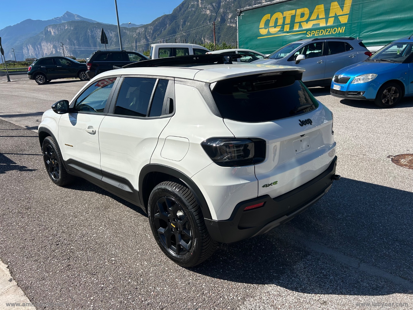 Avenger 1.2 Turbo 145cv e-Hybrid 4xe TheNoth Face Tetto Apribile PANORAMA +4X4 - immagine 6