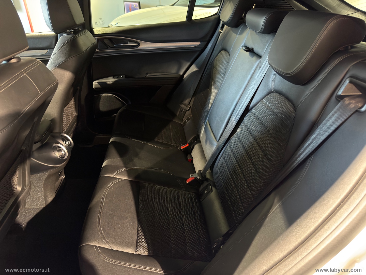 Stelvio 2.2 T.diesel 190CV AT8 Q4 Sprint - immagine 6