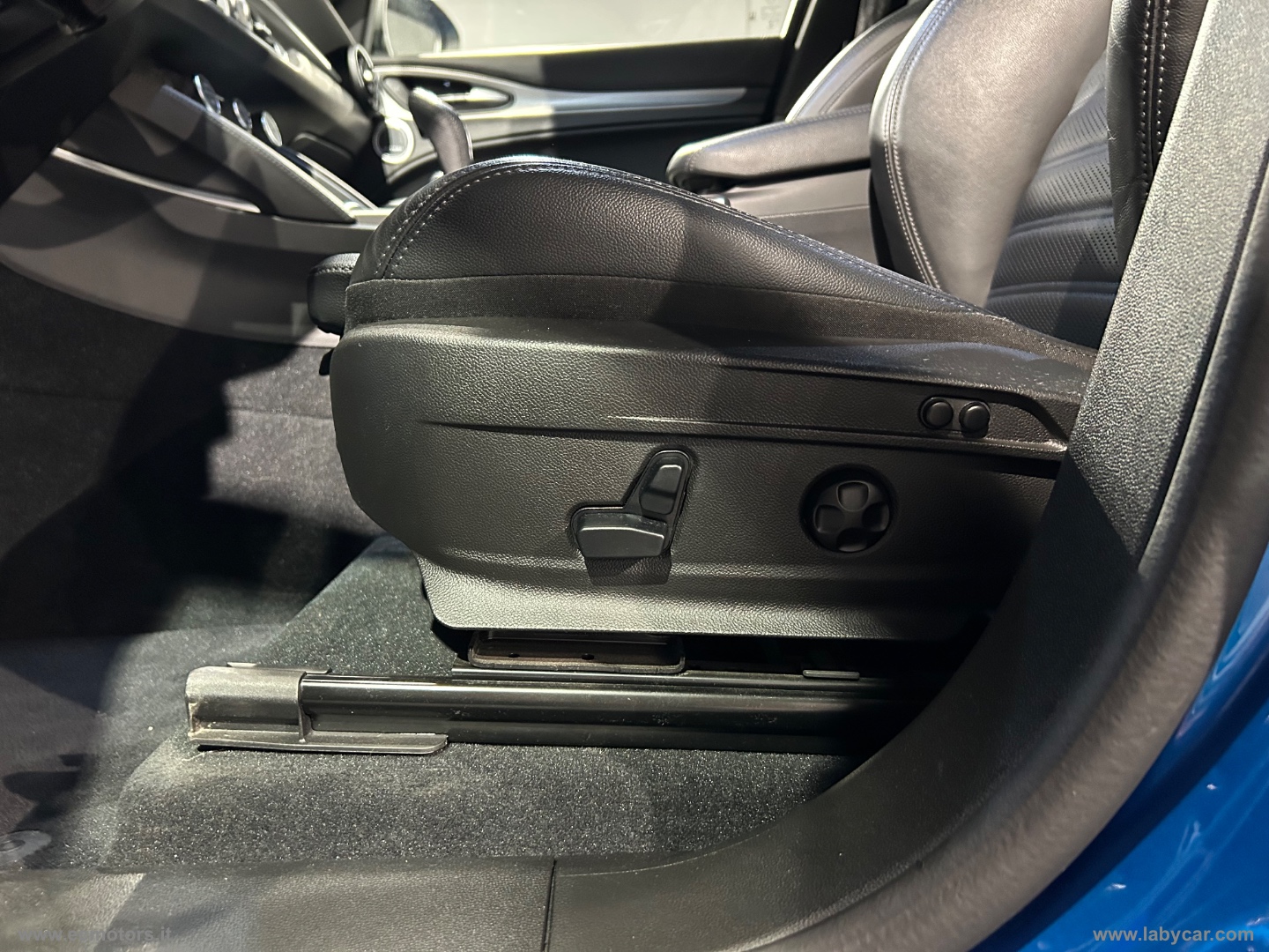 Stelvio 2.0 Turbo 280 CV AT8 Q4 Veloce - immagine 6
