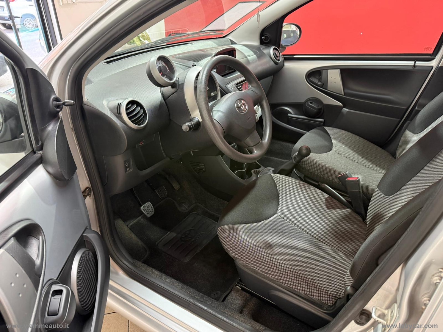 Aygo 1.0 12V VVT-i 5p. Lounge Connect - immagine 6