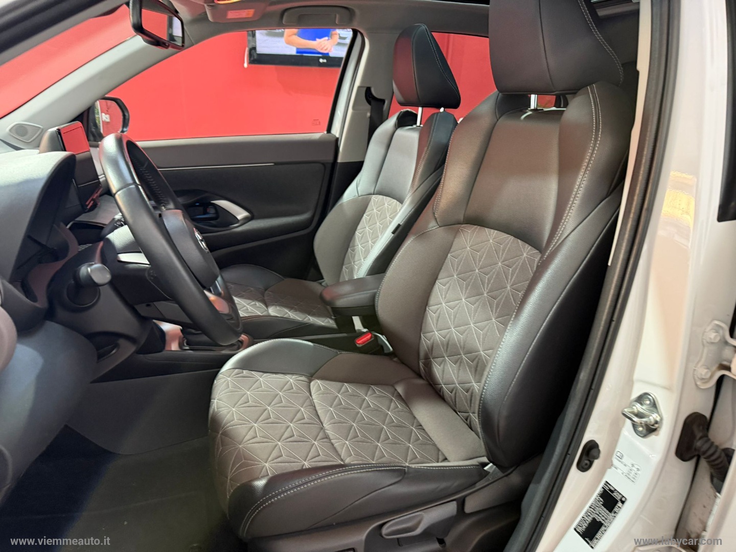 Yaris Cross 1.5 Hybrid 5p. E-CVT Prem. - immagine 6