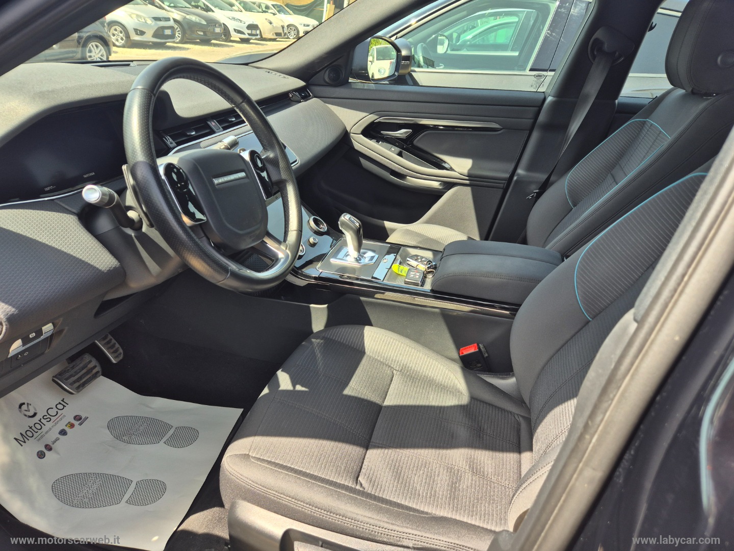 RR Evoque 2.0D I4 MHEV R-DYNAMIC AWD 150CV AUTO - immagine 6