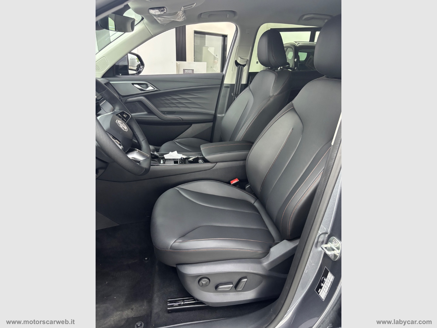 HS 1.5 PHEV Luxury - immagine 6