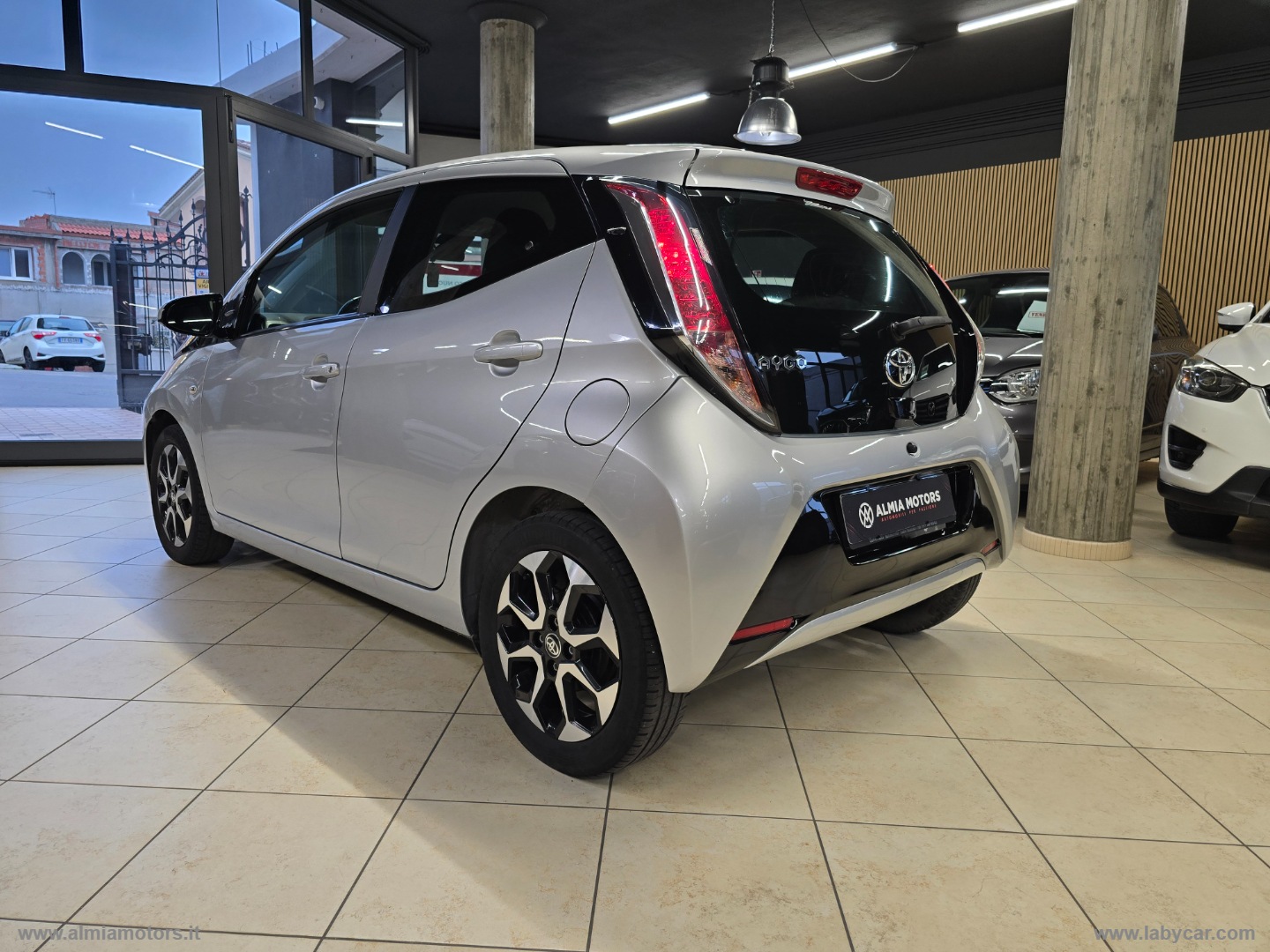 Aygo 1.0 VVT-i 69 CV 5p. x-play TSS - immagine 6