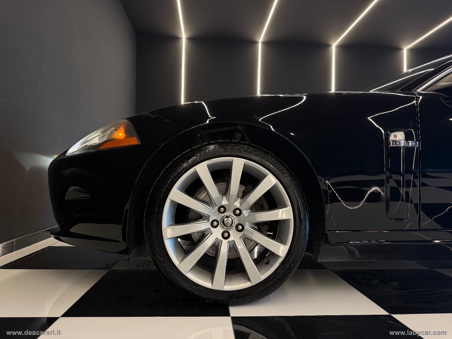 XK 4.2 V8 Coupé - immagine 6