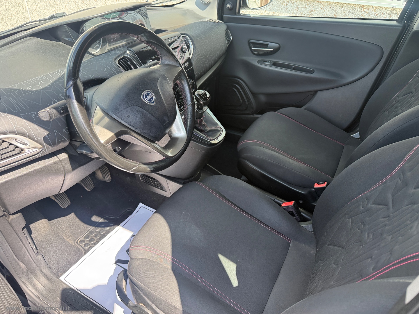 Ypsilon 1.2 69 CV 5p. GPL Ecochic Silver MOLTO BEN TENUTA - immagine 6