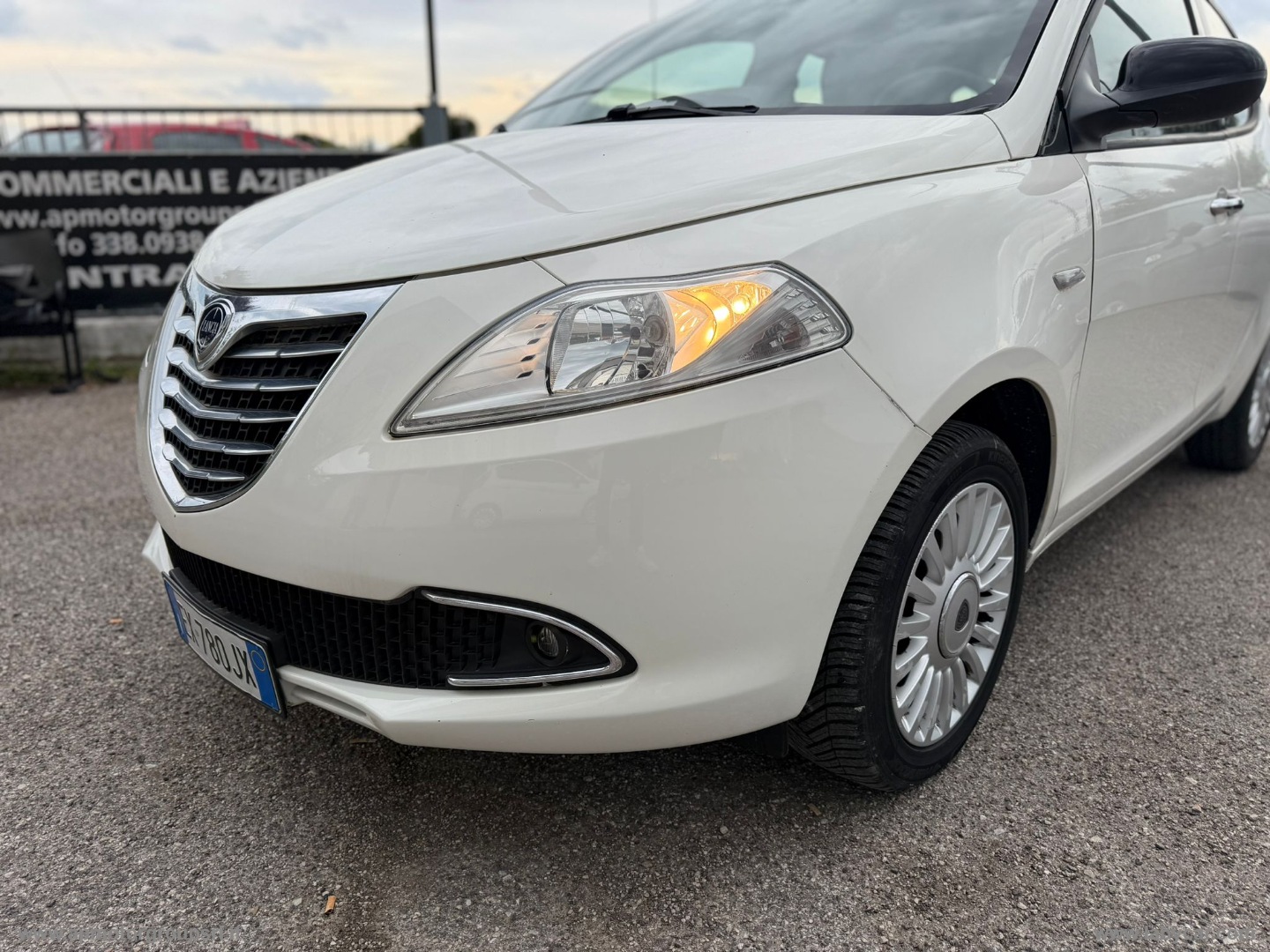 Ypsilon 1.3 MJT 95 CV 5p. S&S Gold - immagine 6