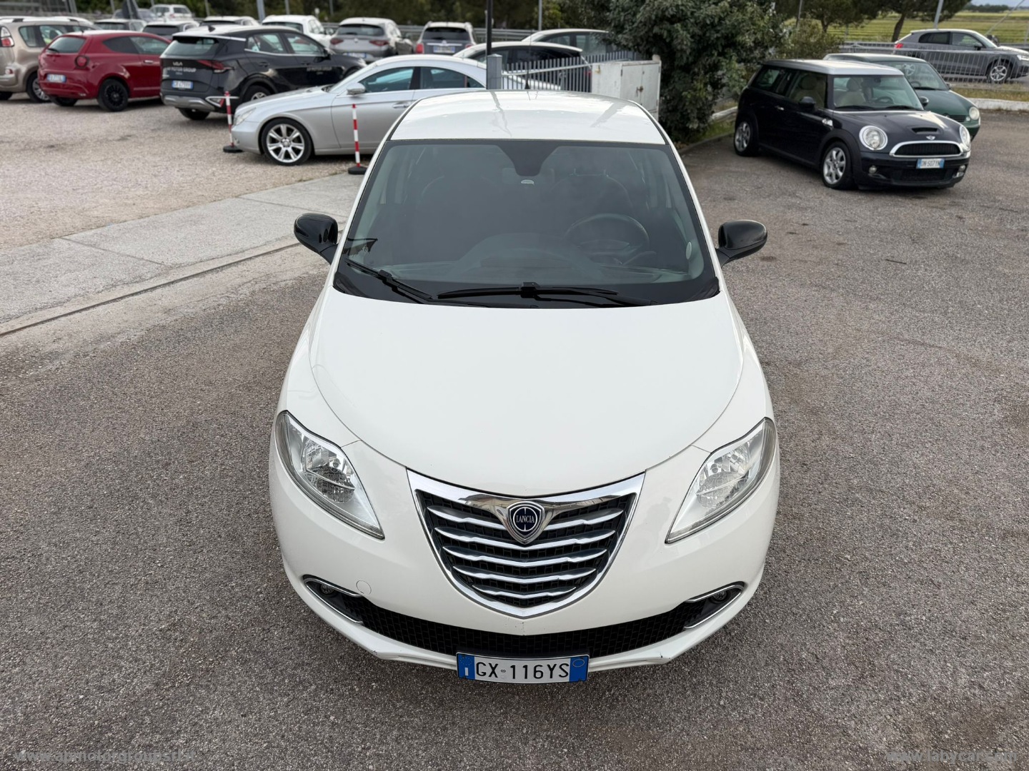 Ypsilon 0.9 T.Air 85CV 5p. Met.Ec. Gold - immagine 6