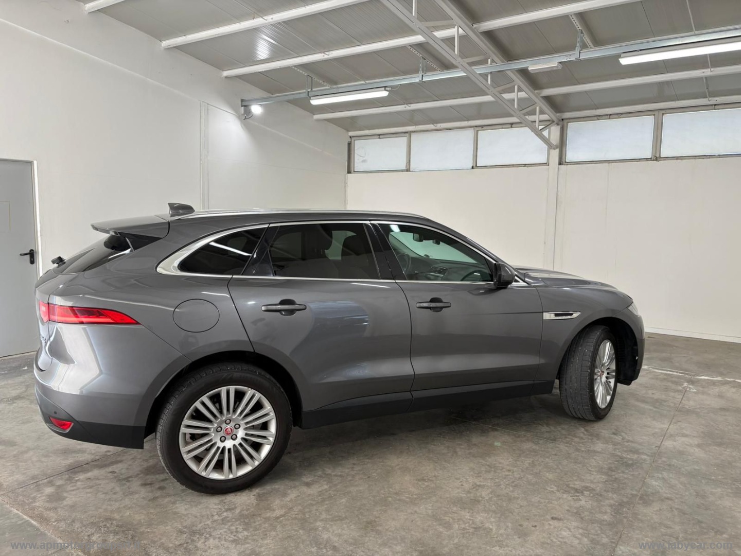 F-Pace 2.0 D 180 CV AWD aut. Prestige - immagine 6