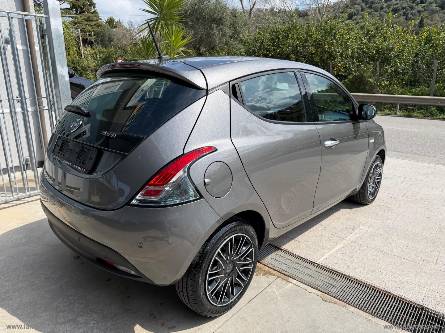 Ypsilon 1.0 FireFly 5p.S&S Hybryd Gold - immagine 6
