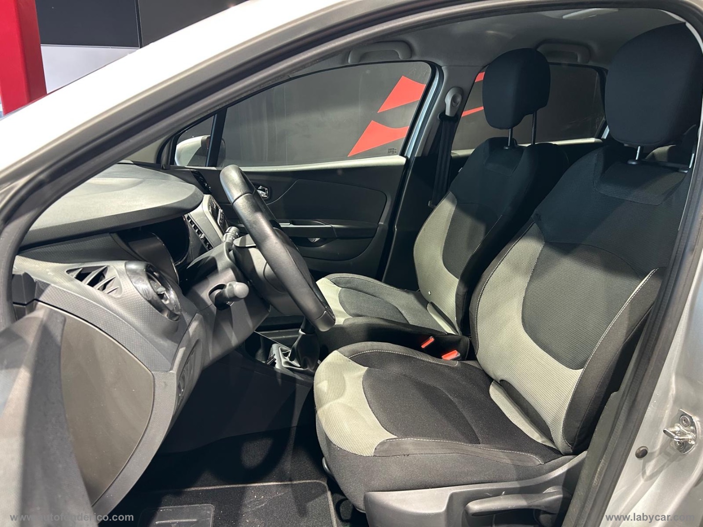 Captur 1.5 dCi 8V 90 CV S&S Ener. R-Link - immagine 6