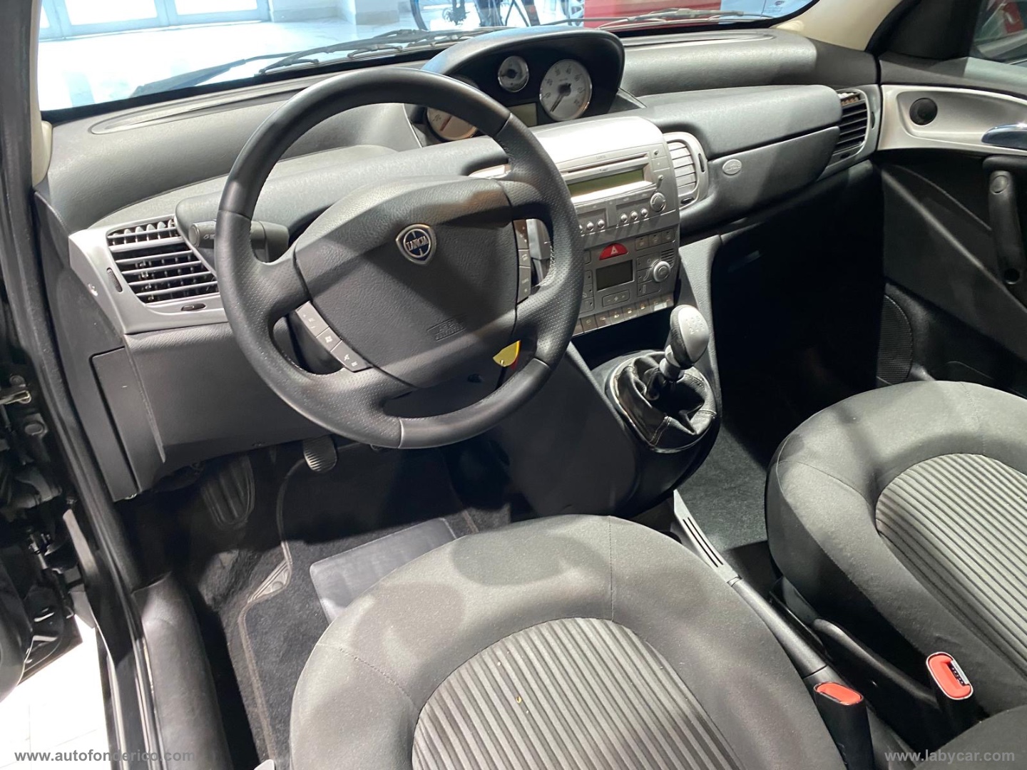 Ypsilon 1.2 69 CV Elle - immagine 6