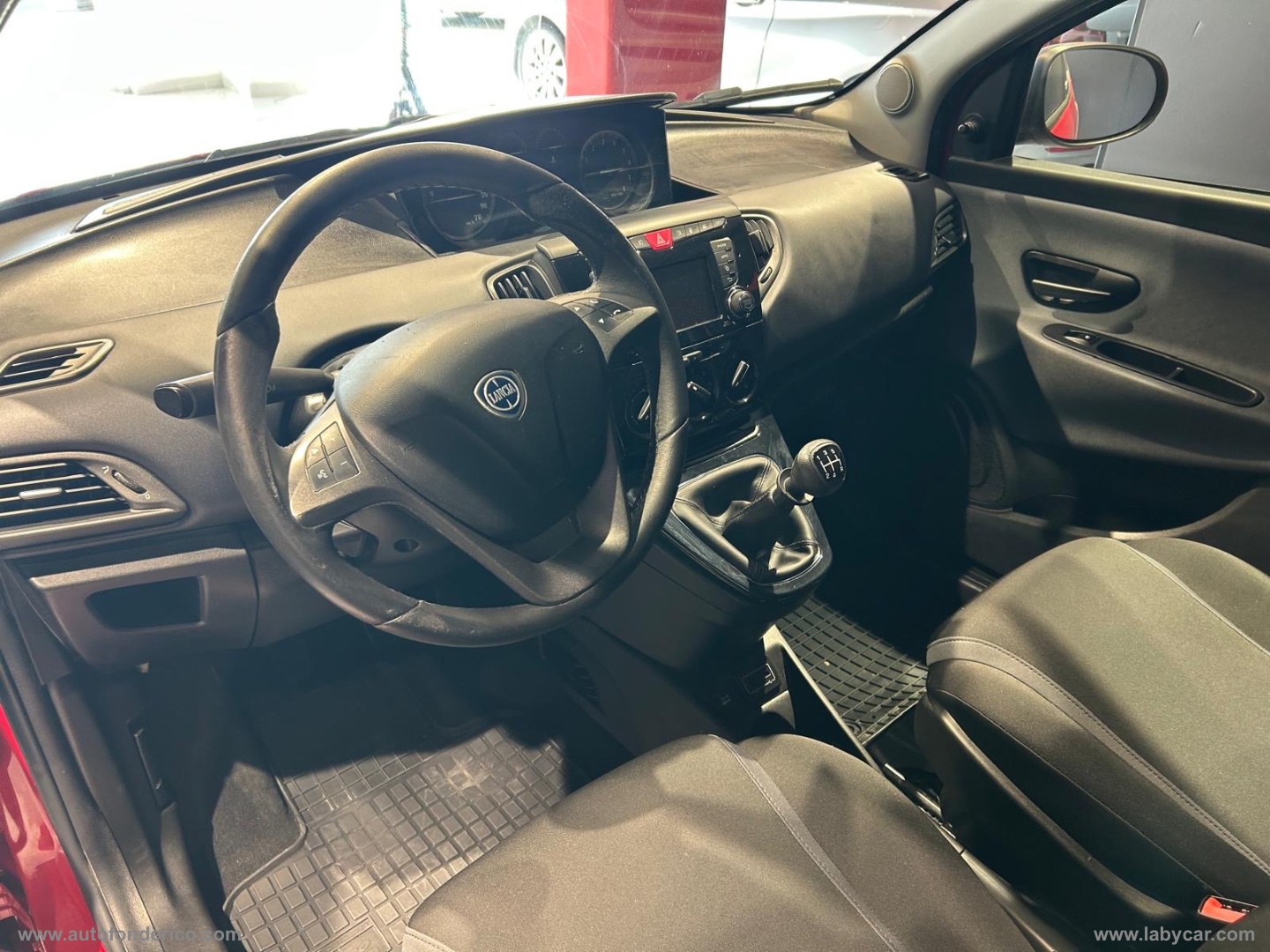 Ypsilon 1.2 69 CV 5p. GPL Ecochic Gold - immagine 6