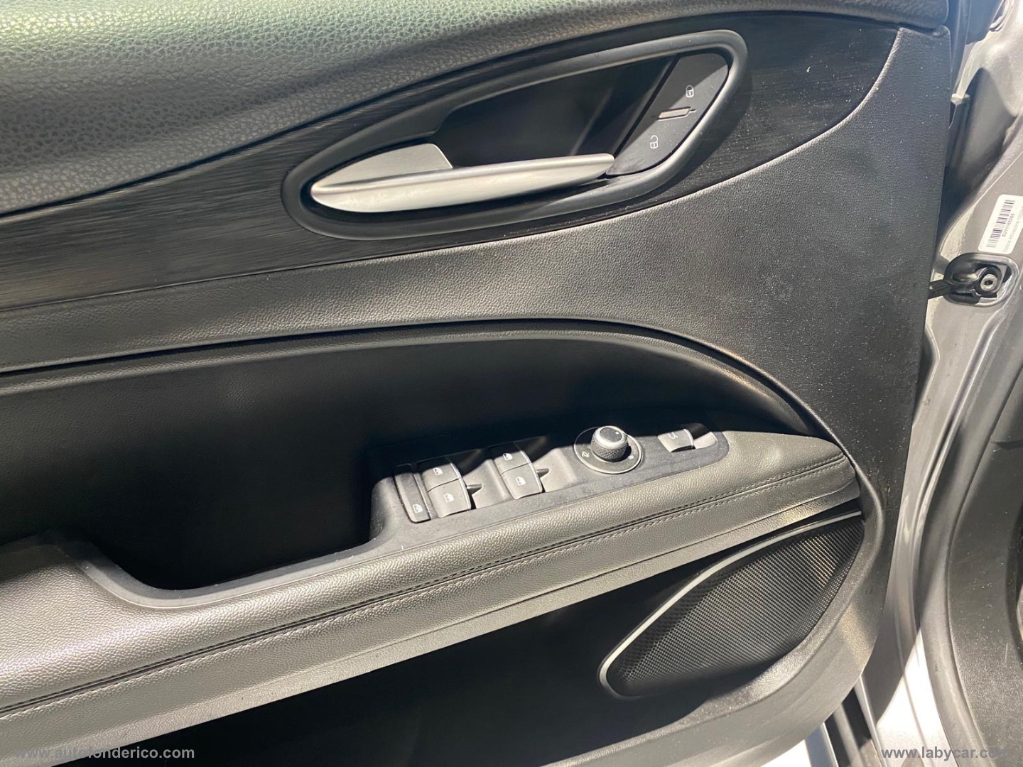 Stelvio 2.2 Diesel 210 CV AT8 Q4 EXECUTIVE - immagine 6