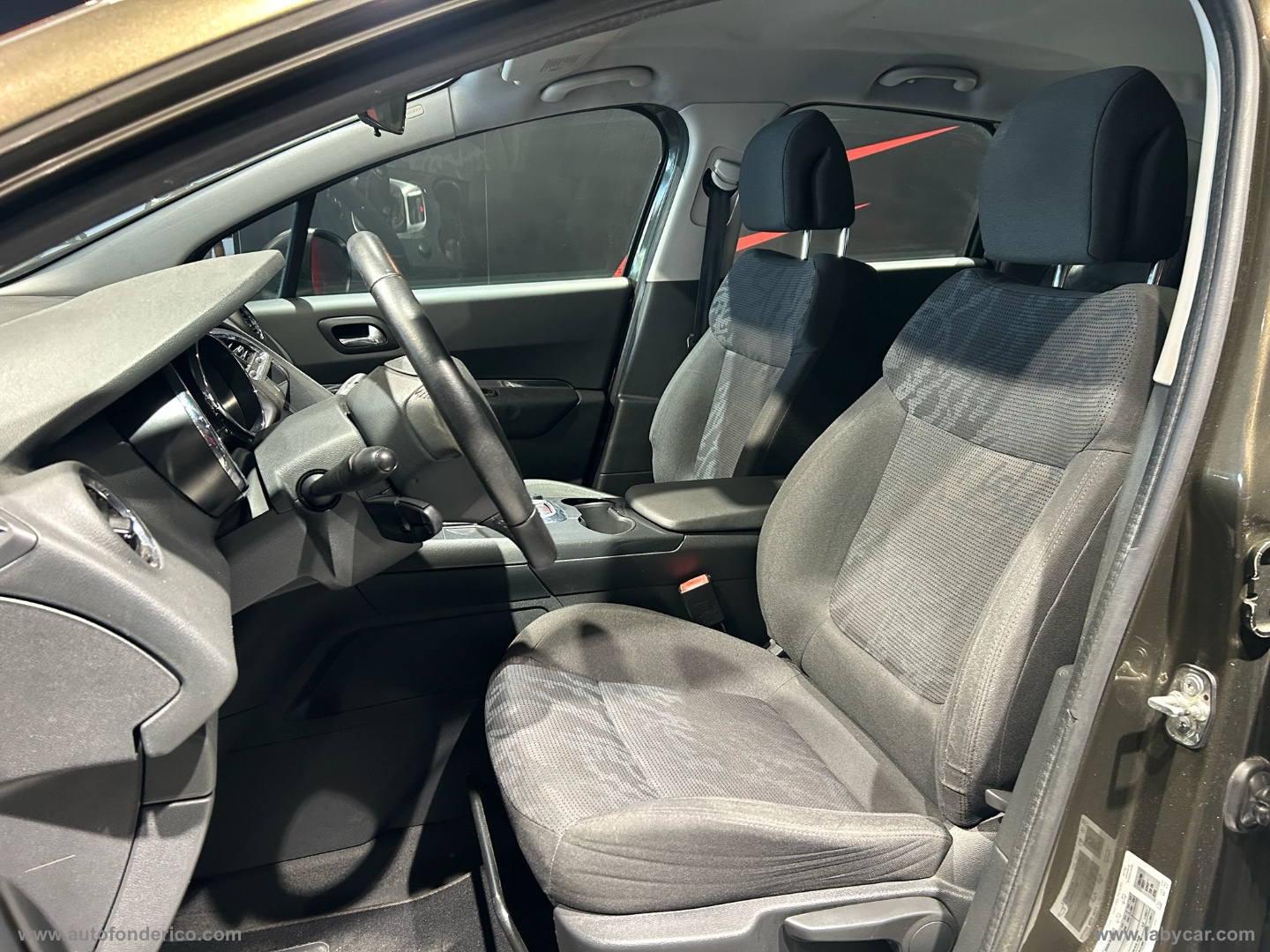 3008 1.6 HDi 112 CV Active - immagine 6