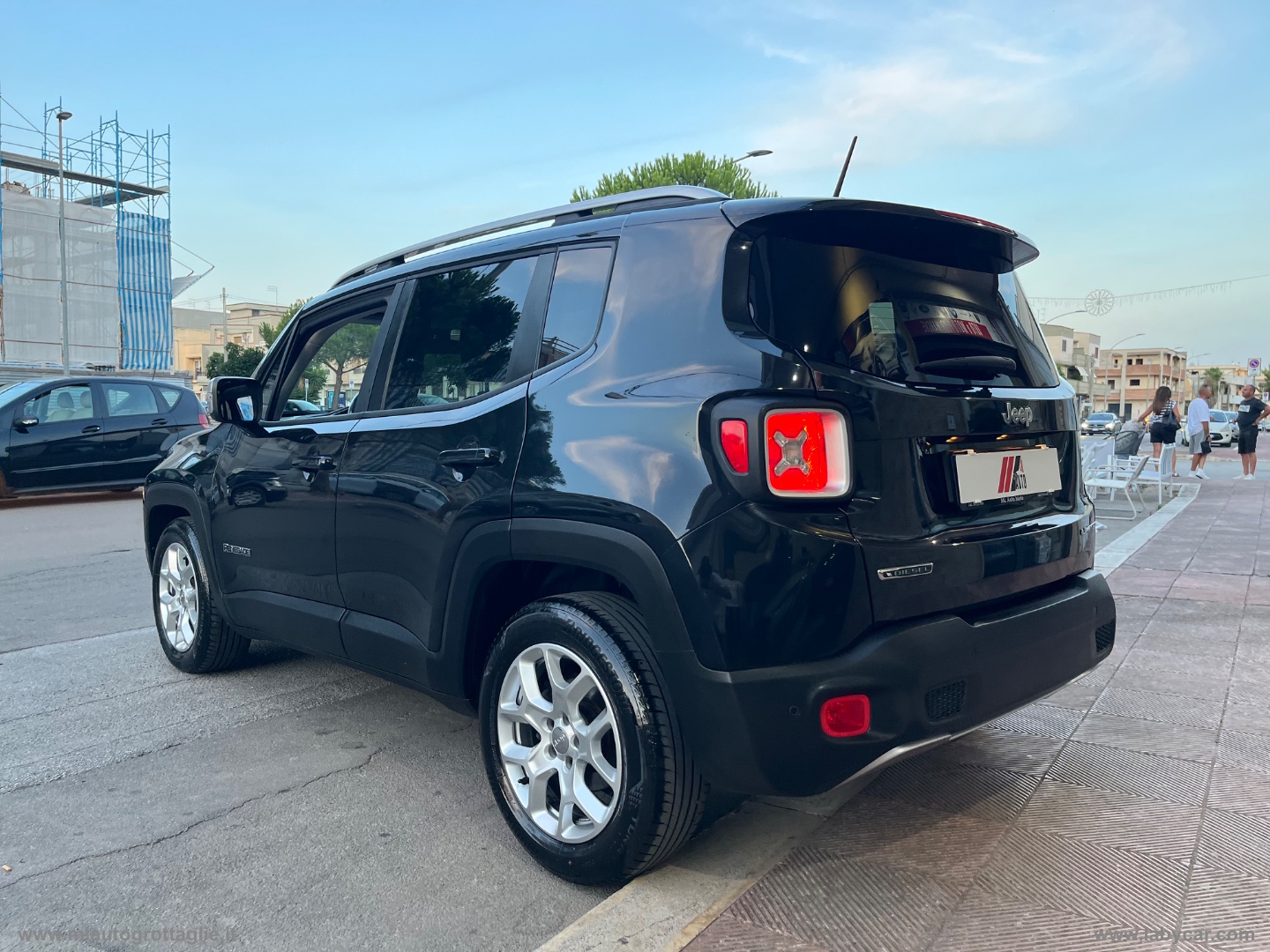 Renegade 1.6 Mjt 120CV Limited TETTO APRIBILE - immagine 6