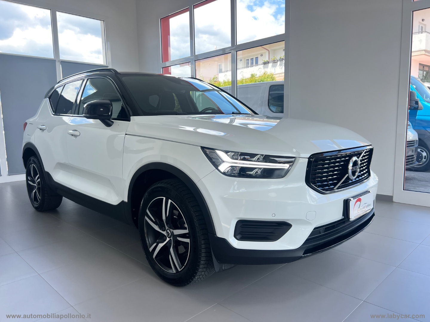 XC40 D3 R-design - immagine 6