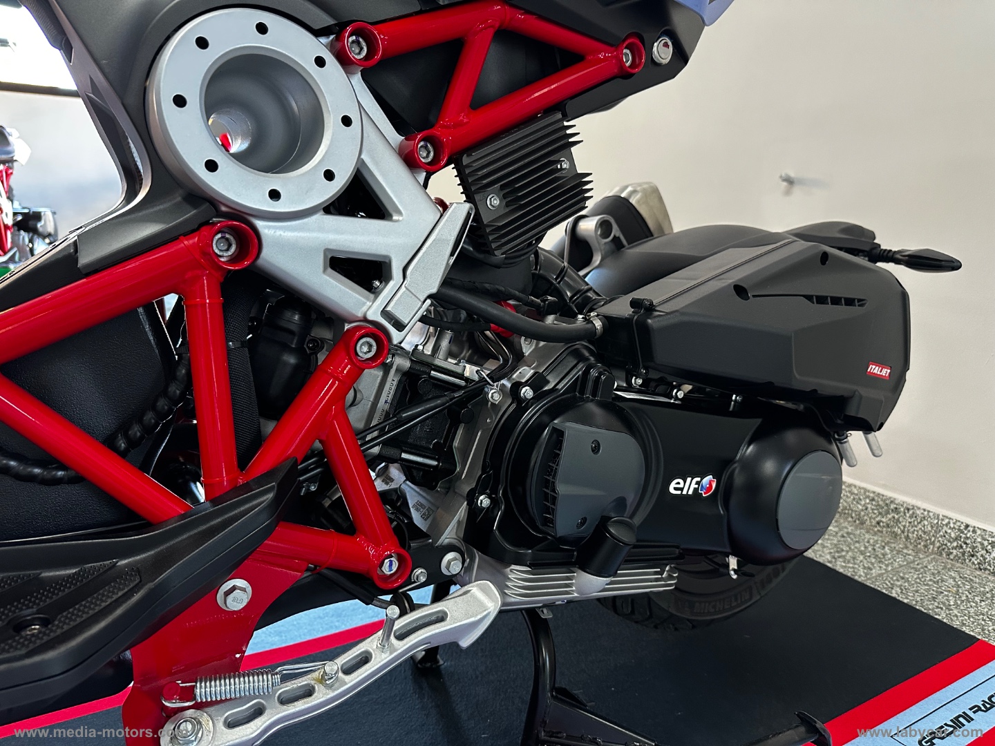 DRAGSTER 300 TEAM GREASINI MOTO2 - immagine 6