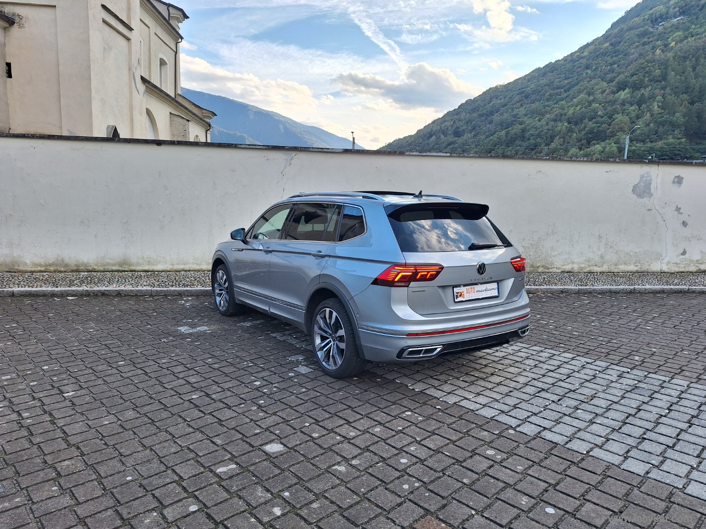 Tiguan Allsp. 4MOTION R-LINE TETTO PELLE - immagine 6