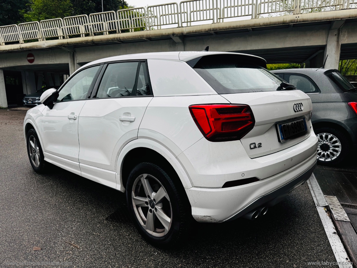 Q2 35 TDI S tronic Identity Black - immagine 6
