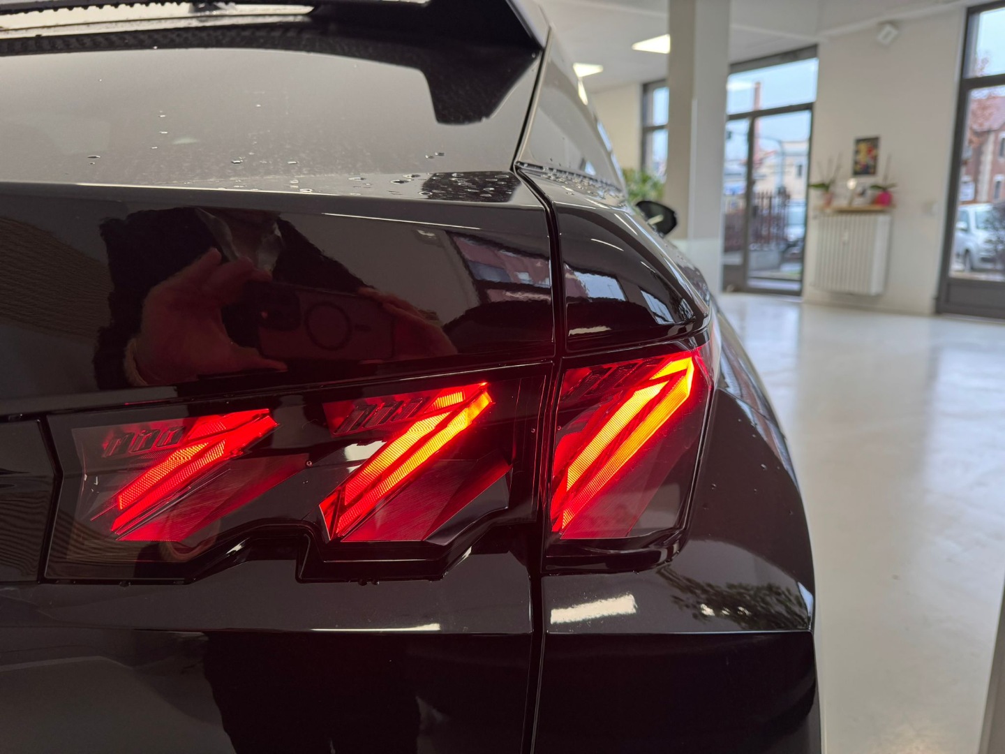 3008 Hybrid 145 e-DCS6 GT - immagine 6
