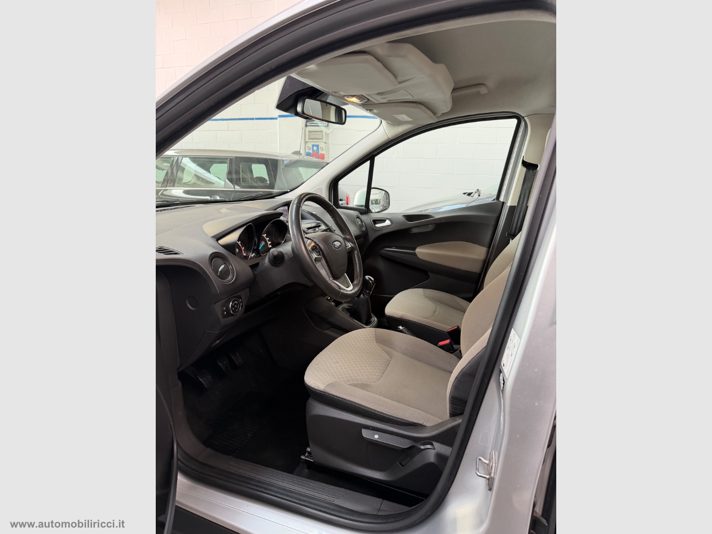 Tourneo Courier 1.0 EcoBoost 100 CV TITANIUM - immagine 6