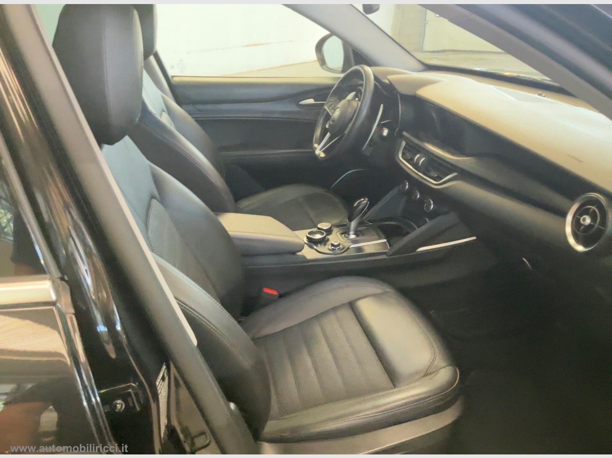 Stelvio 2.2 T.diesel 210CV AT8 Q4 Lusso - immagine 6