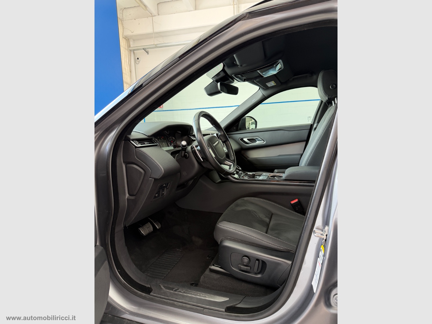 RR Velar 2.0 Si4 250 CV R-Dynamic - immagine 6