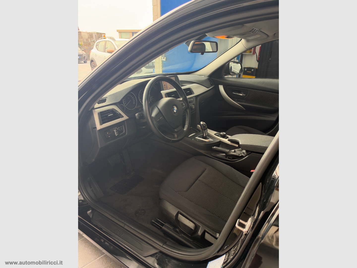 316d Touring Business aut. - immagine 6