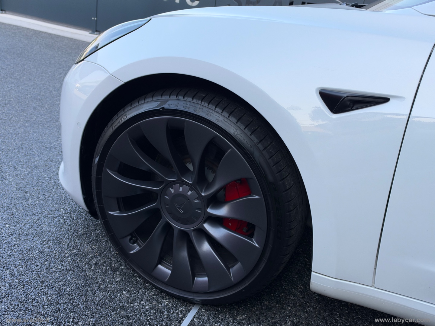 Model 3 Long Range Performance AWD - immagine 6