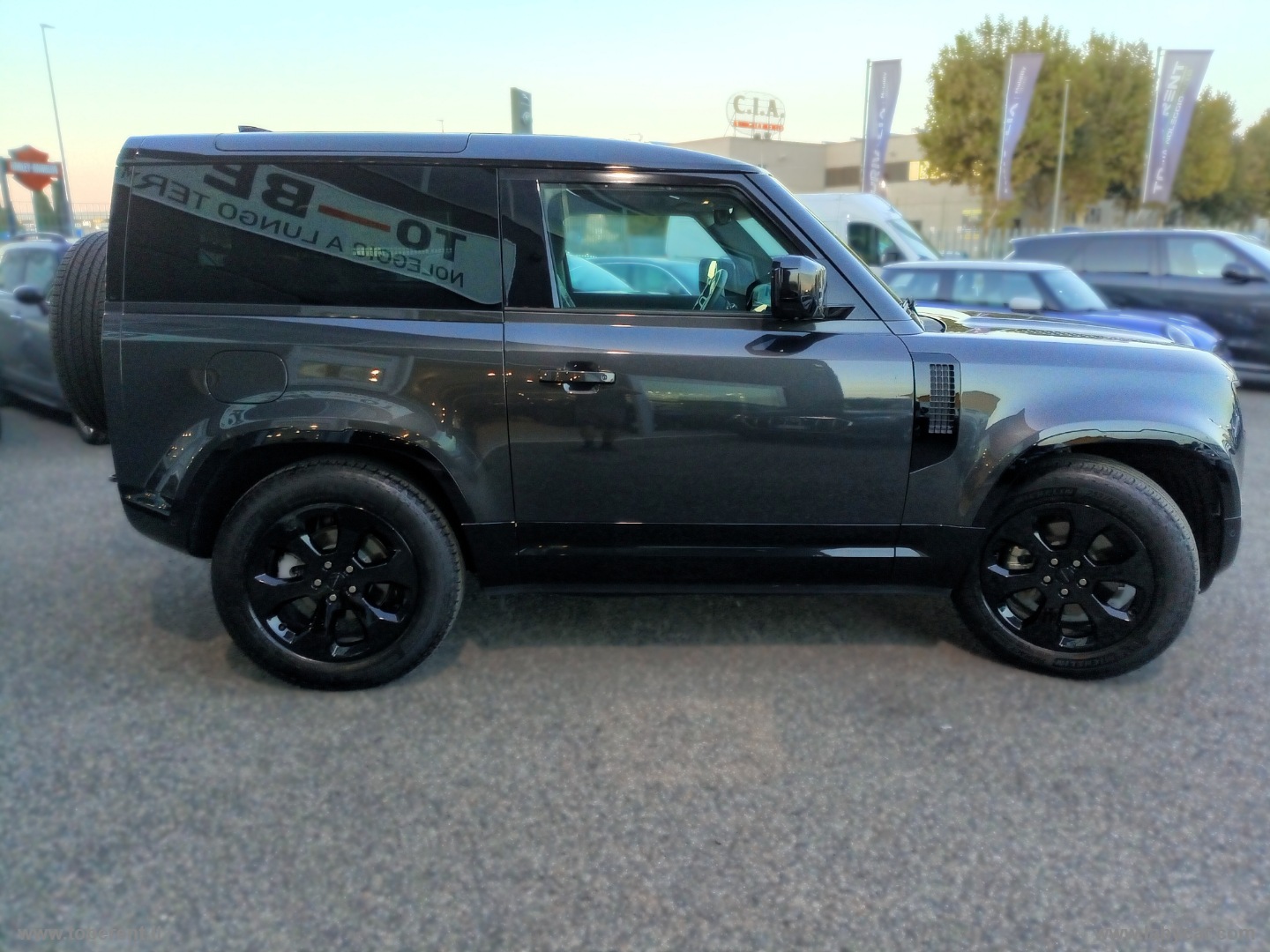 Defender 110 3.0D I6 250 CV X-Dynamic SE - immagine 6
