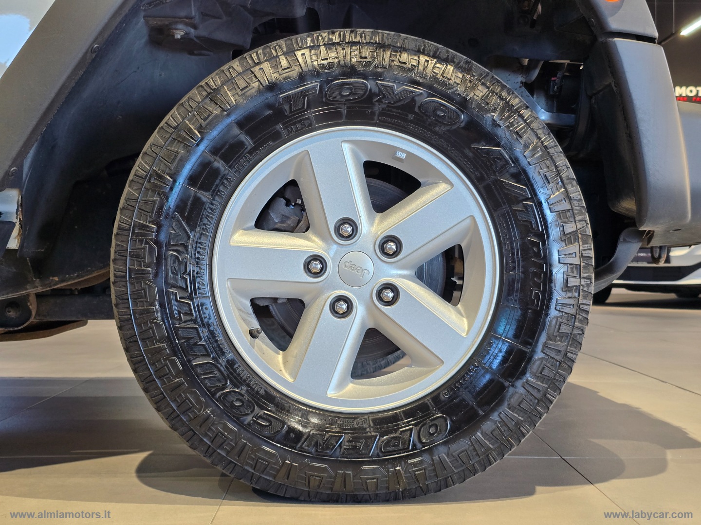 Wrangler Unlimited 2.8 CRD Sport Auto - immagine 6
