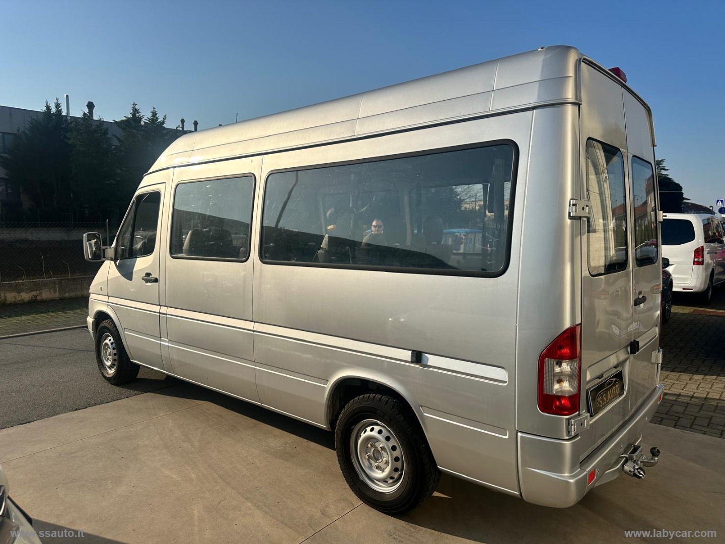 Sprinter K35/28 208 CDI Kombi 9 POSTI TRASPORTO DISABILI - immagine 6
