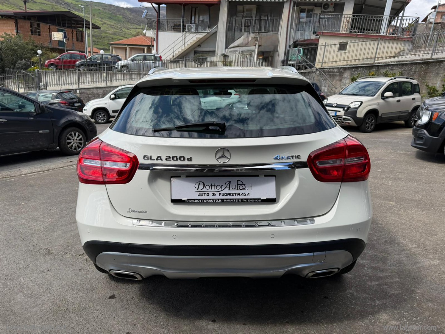 GLA 200 d Automatic 4Matic Premium - immagine 6