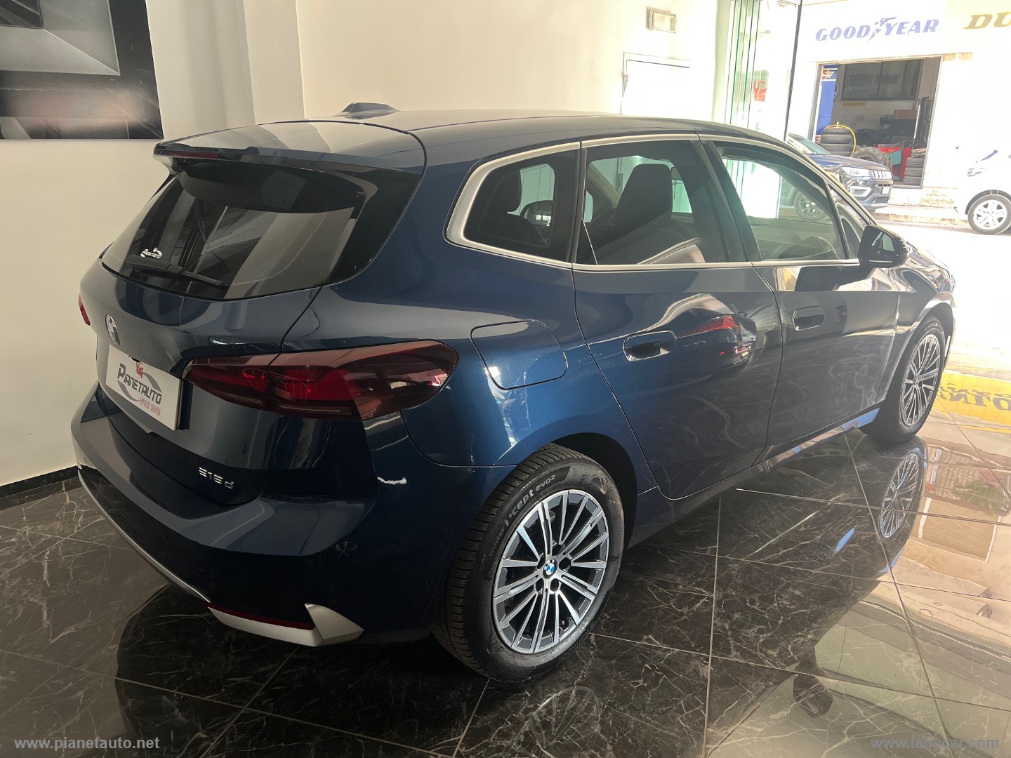 218d Active Tourer Luxury - immagine 6