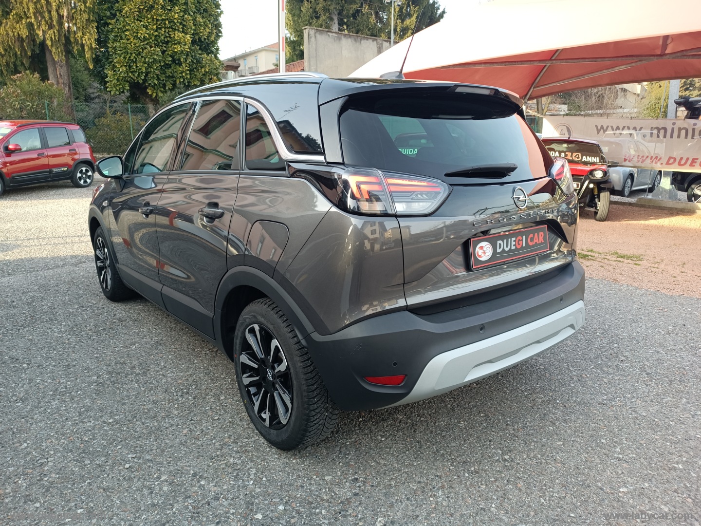 Crossland 1.2 12V S&S Design & Tech - immagine 6