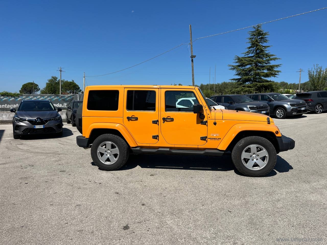 Wrangler Unlimited 3.6 V6 Sahara Auto - immagine 6
