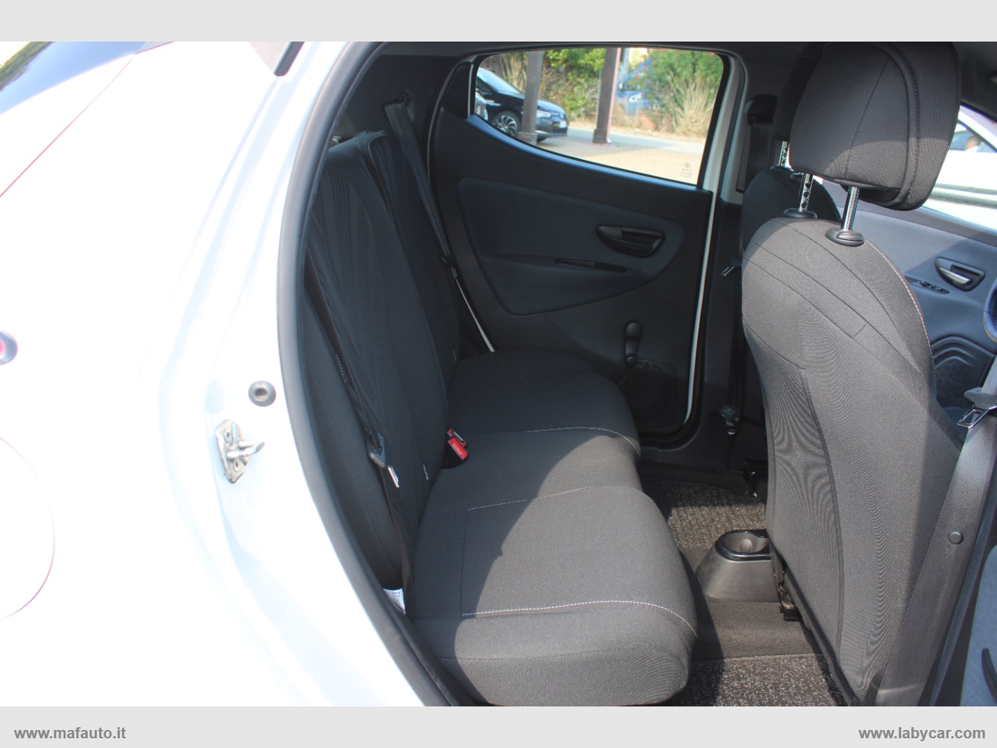 Ypsilon 1.0 FireFly 5p.S&S Hyb. Eco Gold - immagine 7