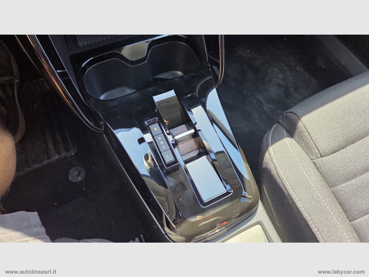 C3 Aircross Hybrid 145 automatico Plus - immagine 7