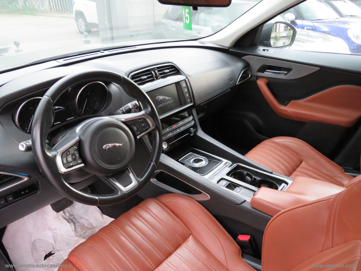 F-Pace 3.0 D V6 300CV AWD aut. Portfolio - immagine 7