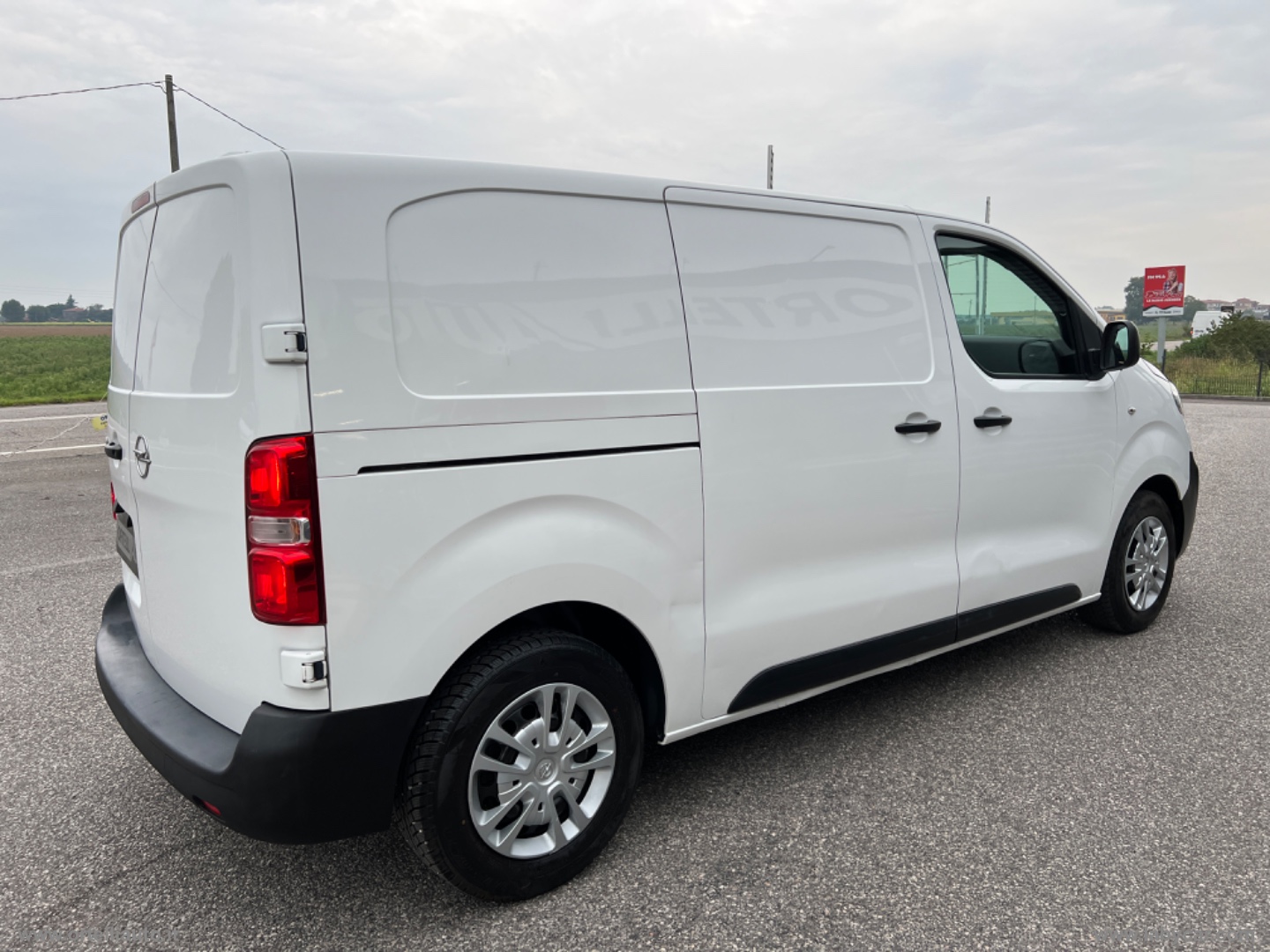 Vivaro 2.0D180S&S AT8 PL-TN M Fur. Enjoy + IVA - immagine 7