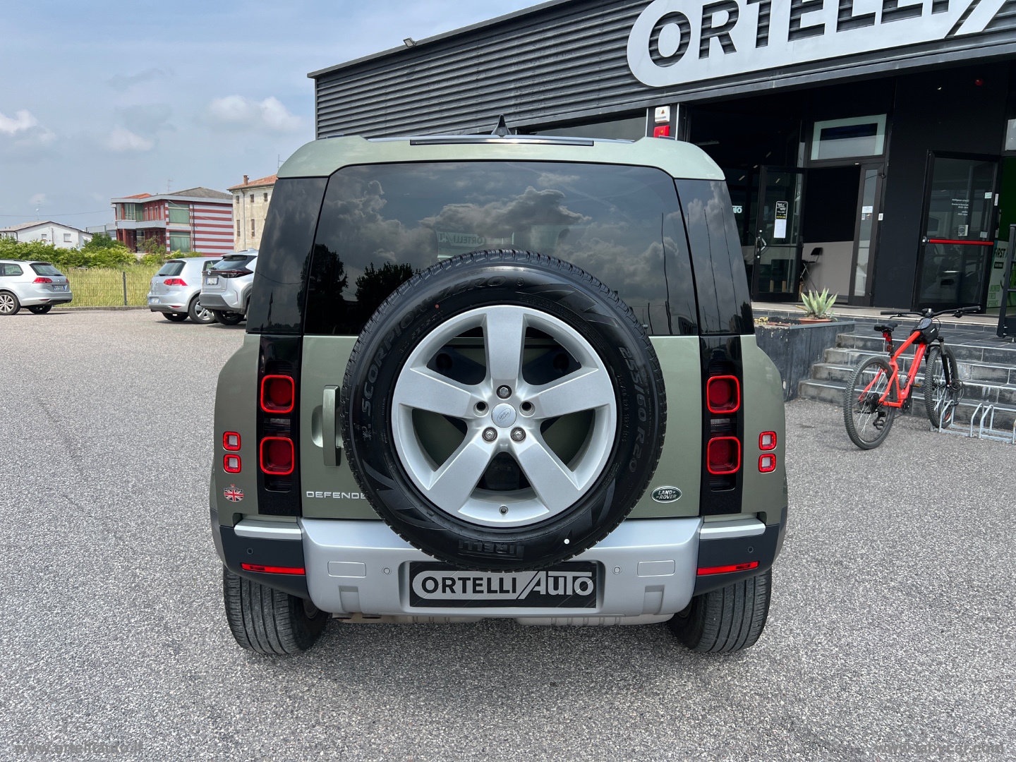 Defender 110 3.0D I6 250 CV AWD Auto SE - immagine 7